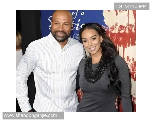 足球球星背后的美丽妻子们：从模特到女演员她们的光彩与故事